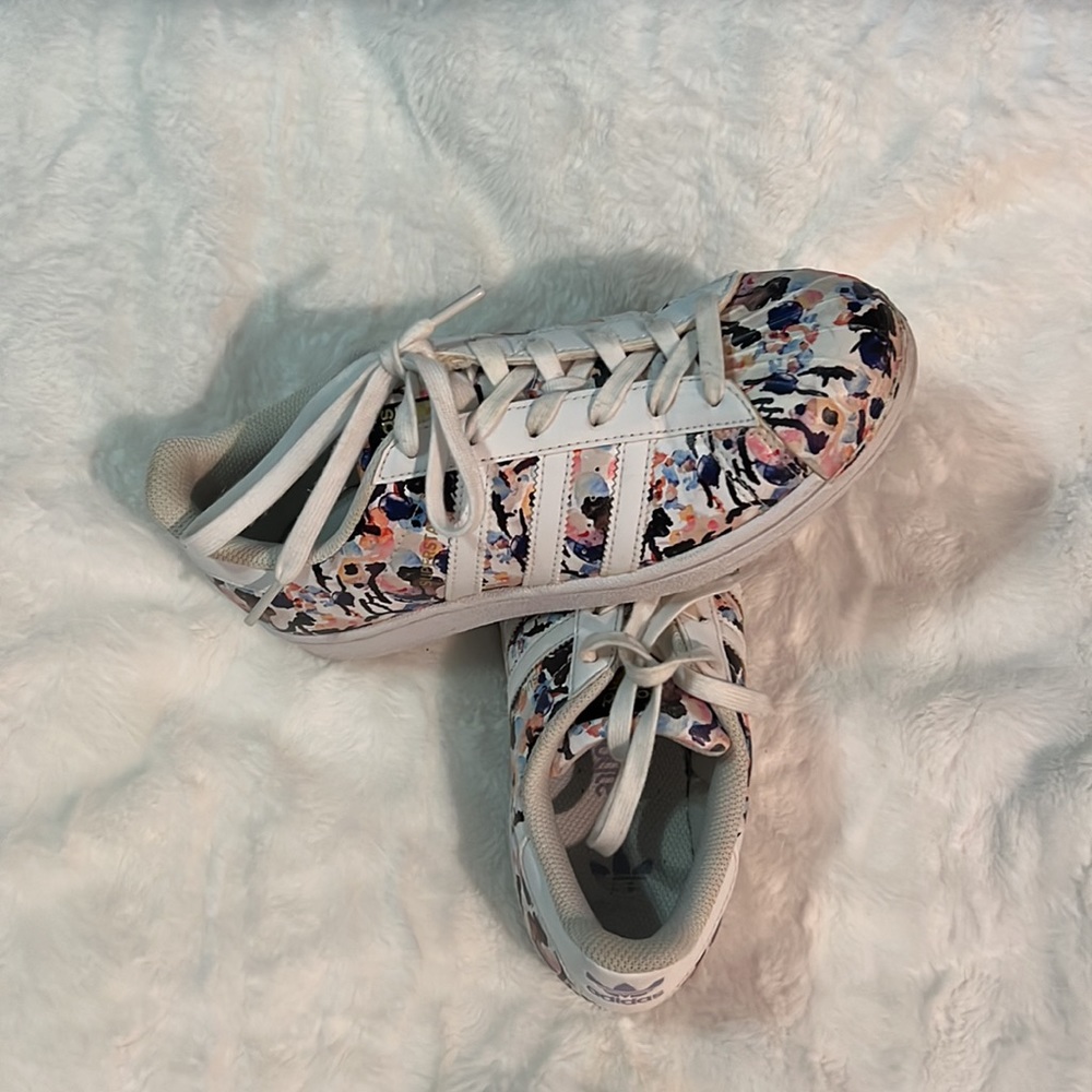 Adidas Tennis Shoes